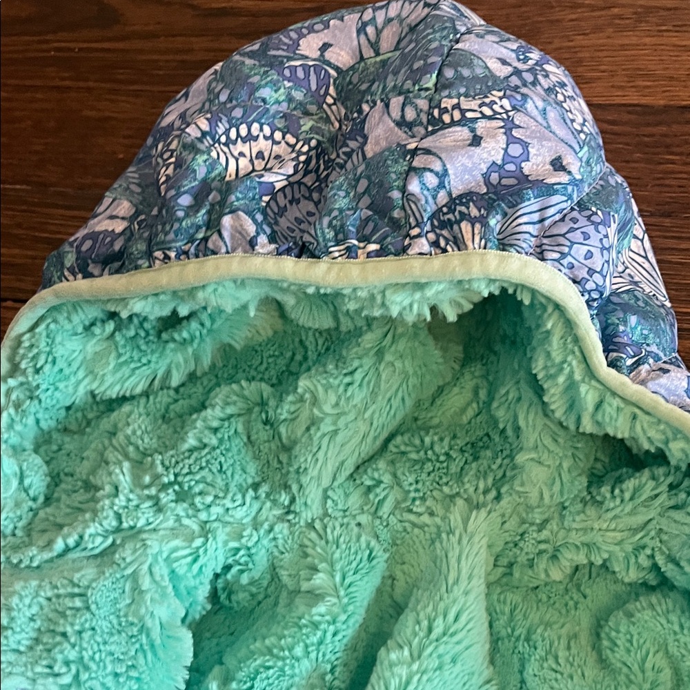 The North Face 3T Blue Floral butterfly Puffer Jacket -reversible Sherpa Lining! - Picture 5 of 7
